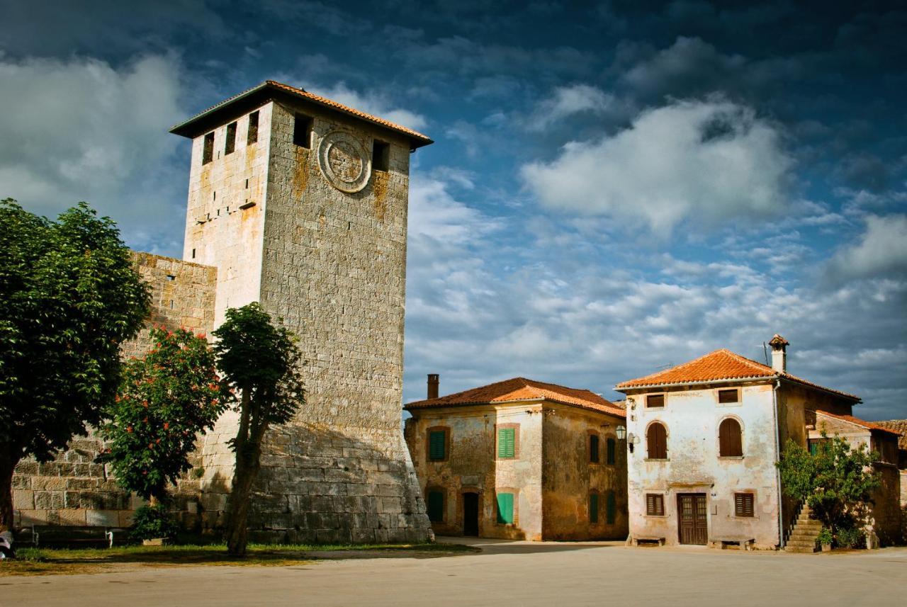 Casa Mario-charming Stone House With Jacuzzi Villa *