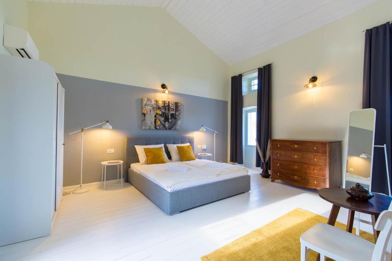 Casa Mario-charming Stone House With Jacuzzi Villa